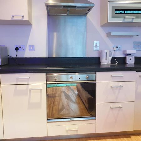 80S Retro 1Bed Studio Serviced Apartment Canary Wharf Perfect For Solo & Couple Travellers London Ngoại thất bức ảnh