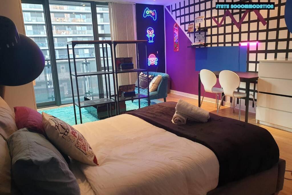 80S Retro 1Bed Studio Serviced Apartment Canary Wharf Perfect For Solo & Couple Travellers London Ngoại thất bức ảnh